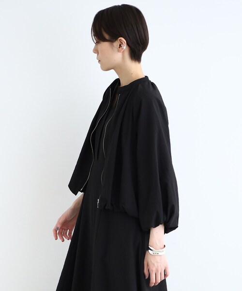 INDIVI(インディヴィ)の「◆【SETUP可能/パフスリーブ】サッカーチェックブラウスブルゾン(ブルゾン・レディース・ブラウン系/ライトベージュ/ブラック・19/03/38/40/05/15 /13/36)」の14枚目の写真