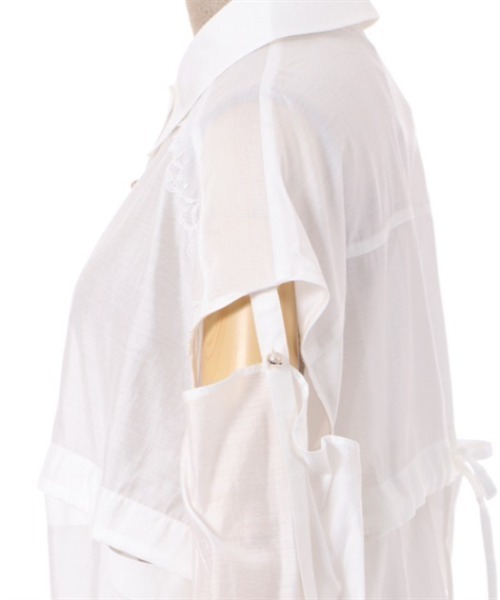 axes femme POETIQUE(アクシーズファムポエティック)の「ギミックデザインシアーシャツ(シャツ/ブラウス・レディース・グレー/ブラック/キナリ・MEDIUM)」の11枚目の写真