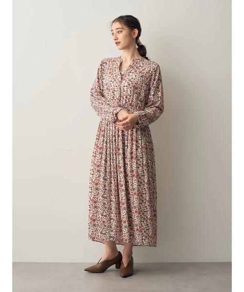 YECCA VECCA(イェッカヴェッカ)の「ミュルーズプリントワンピース(ワンピース・レディース・アイボリー/ネイビー・FREE)」の6枚目の写真