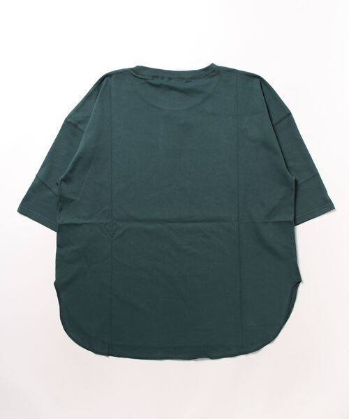 Q（キュー）の「レタードオーバーT（Tシャツ/カットソー・レディース・グレイッシュベージュ/ダークグリーン・MEDIUM）」の11枚目の写真