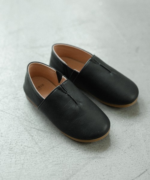 riziere(リジェール)の「フェイクレザースリッポンシューズ(フォーマル対応)(スリッポン・キッズ・オリーブ/ブラック・18cm/20cm/21cm/17cm/19cm)」の5枚目の写真