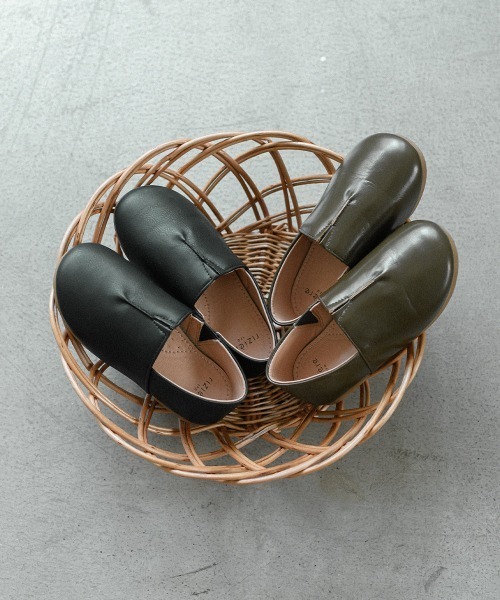 riziere(リジェール)の「フェイクレザースリッポンシューズ(フォーマル対応)(スリッポン・キッズ・オリーブ/ブラック・18cm/20cm/21cm/17cm/19cm)」の8枚目の写真