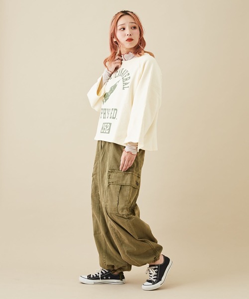 CUBE SUGAR（キューブシュガー）の「綿テンセルツイル顔料染コクーンカーゴパンツ（カーゴパンツ・レディース・カーキ/パープル/スミクロ・M）」の19枚目の写真