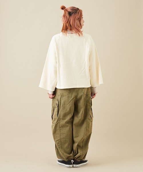 CUBE SUGAR（キューブシュガー）の「綿テンセルツイル顔料染コクーンカーゴパンツ（カーゴパンツ・レディース・カーキ/パープル/スミクロ・M）」の20枚目の写真