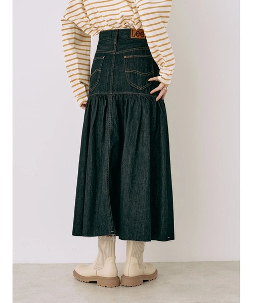 earth music&ecology（アースミュージックアンドエコロジー）の「Lee×e.m.a.e.デニムフリルスカート（スカート・レディース・インディゴブルー/ブルー系その他・S/M）」の6枚目の写真