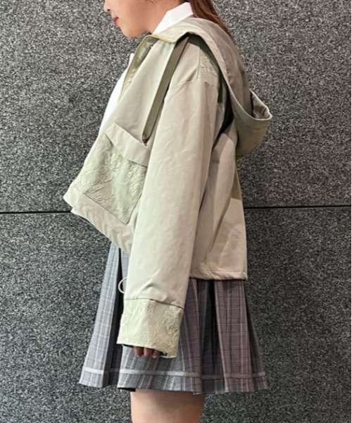 axes femme（アクシーズファム）の「【選べる2丈】撥水加工マウンテンパーカー（マウンテンパーカー・レディース・ブラック/キナリ/カーキブラウン・LARGE/MEDIUM）」の4枚目の写真