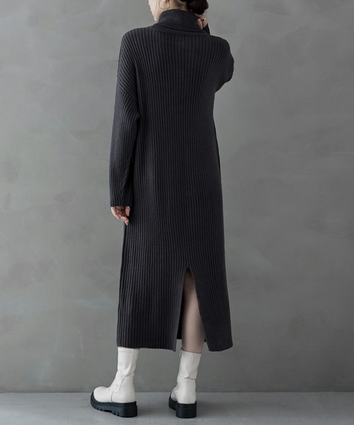 etoll.(エトル)の「ハーフジップリブニットワンピース(ワンピース・レディース・ライトベージュ/チャコール/ブラック・M)」の9枚目の写真