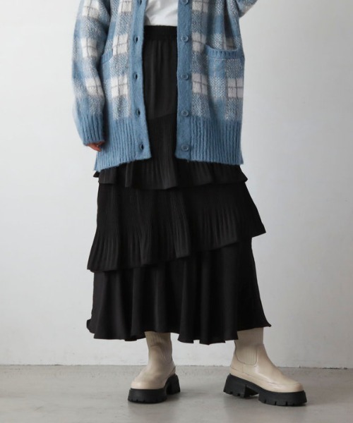 archives(アルシーヴ)の「マットサテンアシメフリルティアードスカート(スカート・レディース・ブラック/グレー/アイボリー/キャメル/ブルー・MEDIUM)」の3枚目の写真