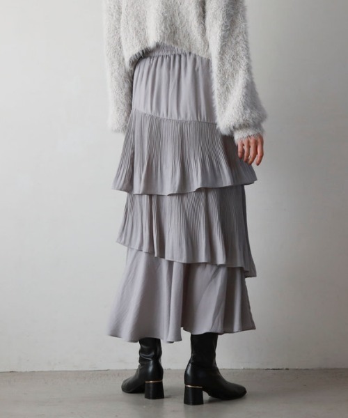 archives(アルシーヴ)の「マットサテンアシメフリルティアードスカート(スカート・レディース・ブラック/グレー/アイボリー/キャメル/ブルー・MEDIUM)」の20枚目の写真