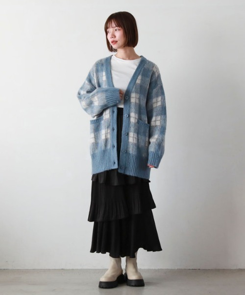 archives(アルシーヴ)の「マットサテンアシメフリルティアードスカート(スカート・レディース・ブラック/グレー/アイボリー/キャメル/ブルー・MEDIUM)」の15枚目の写真