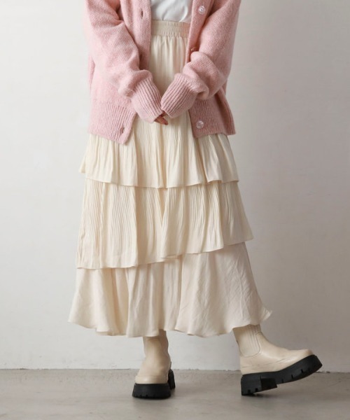 archives(アルシーヴ)の「マットサテンアシメフリルティアードスカート(スカート・レディース・ブラック/グレー/アイボリー/キャメル/ブルー・MEDIUM)」の9枚目の写真