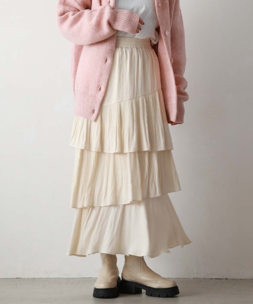 archives(アルシーヴ)の「マットサテンアシメフリルティアードスカート(スカート・レディース・ブラック/グレー/アイボリー/キャメル/ブルー・MEDIUM)」の8枚目の写真