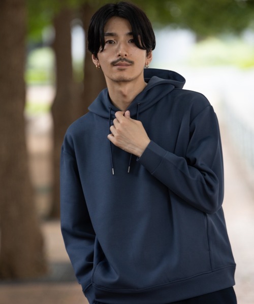 URBAN COLLECTION(アーバンコレクション)の「URBAN COLLECTION エアスムージー ポンチ素材 プルオーバーパーカー メンズ(パーカー・メンズ・オフホワイト/チャコールグレー/ブルー・L/XL/M)」の6枚目の写真