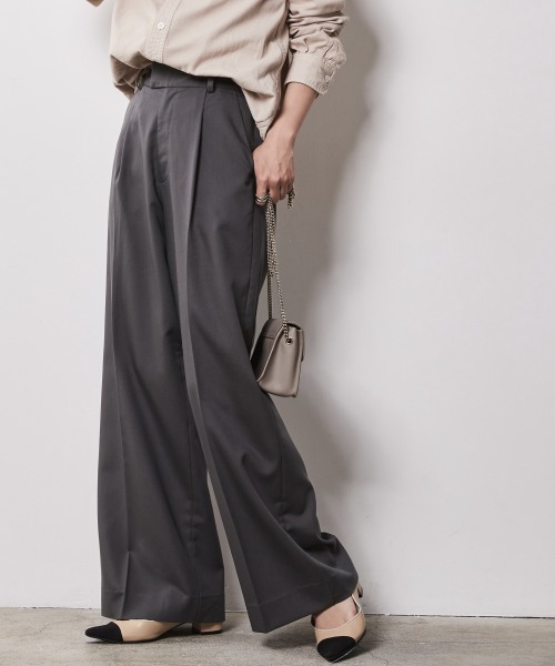CHIC STYLE（シックスタイル）の「＜大きいサイズ＞センタープレスワイドパンツ シックスタイル（スラックス・レディース・チャコールグレー/ベージュ系/ブルー・LL/4L/3L/L/5L）」の2枚目の写真