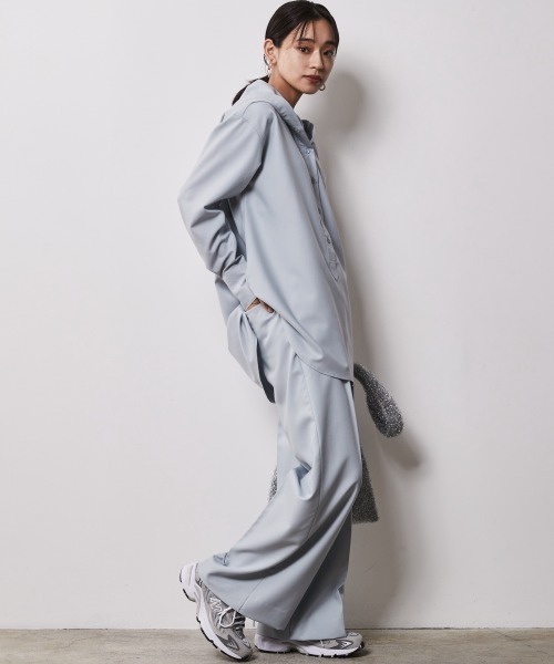 CHIC STYLE（シックスタイル）の「＜大きいサイズ＞センタープレスワイドパンツ シックスタイル（スラックス・レディース・チャコールグレー/ベージュ系/ブルー・LL/4L/3L/L/5L）」の4枚目の写真