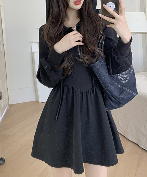 gossip!ロサンゼルス(ゴシップロサンゼルス)の「YUGA フード付きAラインワンピース(ワンピース・レディース・ブラック・L/M/XL)」の2枚目の写真