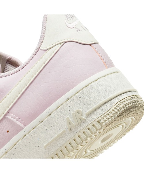 NIKE（ナイキ）の「【NIKE】ナイキ AIR FORCE 1 07 NEXT NATURE ウィメンズ シューズ（スニーカー・レディース・パープル系その他2/ホワイト/キナリ・24/25.5cm/22.5cm/23/23.5cm/24.5cm/25）」の10枚目の写真