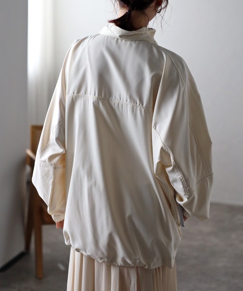 Fizz（フィズ）の「オーバーサイズトラックジャケット（ナイロンジャケット・レディース・ピンク/アイボリー/ブラック/チャコール/カーキ・M/FREE）」の14枚目の写真