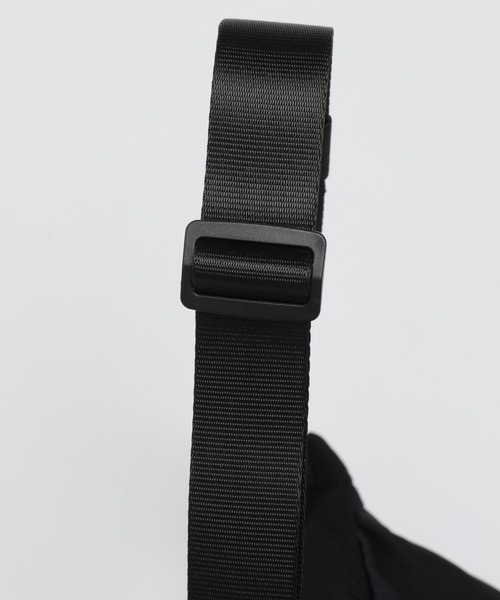 niko and...（ニコアンド）の「ポケットビッグボディバッグ（ボディバッグ/ウエストポーチ・メンズ・グレー/ブラック・FREE）」の10枚目の写真