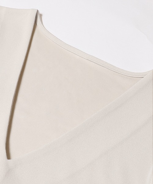 coca（coca）（コカ）の「Vネックジョーゼットペプラムベスト[セットアップ対応]（ベスト・レディース・ブラック/グレイッシュベージュ/ライトベージュ・L/M）」の14枚目の写真