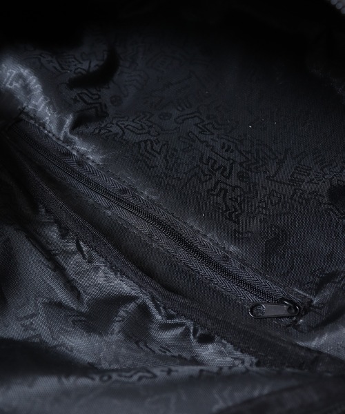 Keith Haring(キース・ヘリング)の「JUNESELECT Keith Haring キースヘリング ウエストバッグ(ボディバッグ/ウエストポーチ・メンズ・ブラック・FREE)」の12枚目の写真