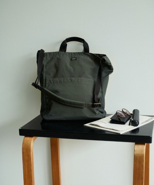 STANDARD SUPPLY(スタンダードサプライ)の「スタンダードサプライ / SIMPLICITY シンプリシティ / 2WAY ZIP TOTE 2ウェイジップトート(トートバッグ・レディース・ダークネイビー/サンドベージュ/モカ/グレー/チャコールグレー/ブラック/ダークパープル・FREE)」の8枚目の写真