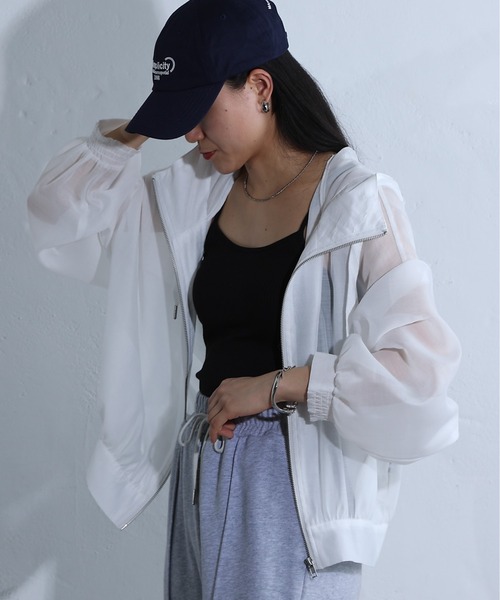 COLONY 2139（コロニートゥーワンスリーナイン）の「シアーエステルボイルフード付マウンテンパーカー（マウンテンパーカー・レディース・オフホワイト/グレイッシュベージュ/ブラック/グレー/ネイビー・FREE）」の2枚目の写真