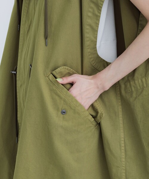 VACHEMENT（ヴァシュモン）の「【VACHEMENT/ヴァシュモン】60/2ギャバ製品染めフードジレ（ベスト・レディース・キナリ/オリーブ・FREE）」の20枚目の写真