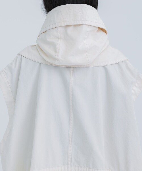 VACHEMENT（ヴァシュモン）の「【VACHEMENT/ヴァシュモン】60/2ギャバ製品染めフードジレ（ベスト・レディース・キナリ/オリーブ・FREE）」の8枚目の写真