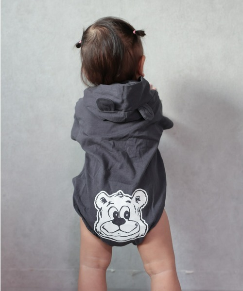 UCLA（ユーシーエルエー）の「【KIDS】【UCLA】TYPY別注プリントロンパース（ロンパース・キッズ・アイボリー/チャコールグレー・ONE SIZE）」の2枚目の写真