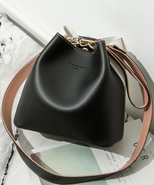 Miniministore(ミニミニストア)の「バケツバッグ レディース バイカラー(ショルダーバッグ・レディース・イエロー/ブラック/ライトグレー/ピンク/ベージュ/キャメル・FREE)」の2枚目の写真