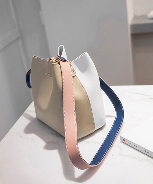 Miniministore(ミニミニストア)の「バケツバッグ レディース バイカラー(ショルダーバッグ・レディース・イエロー/ブラック/ライトグレー/ピンク/ベージュ/キャメル・FREE)」の18枚目の写真