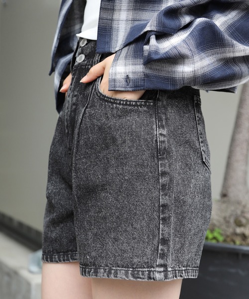 SPINNS（スピンズ）の「2ボタンハイウエスト ピンタックショートパンツ