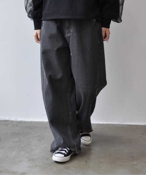 Meli rich(メリーリッチ)の「デニムワイドカーブパンツ(デニムパンツ・レディース・ブラック/ブルー系その他・MEDIUM/SMALL)」の5枚目の写真