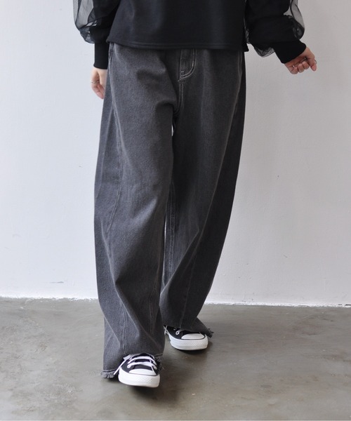 Meli rich(メリーリッチ)の「デニムワイドカーブパンツ(デニムパンツ・レディース・ブラック/ブルー系その他・MEDIUM/SMALL)」の6枚目の写真