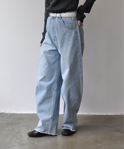 Meli rich(メリーリッチ)の「デニムワイドカーブパンツ(デニムパンツ・レディース・ブラック/ブルー系その他・MEDIUM/SMALL)」の11枚目の写真