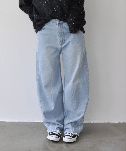 Meli rich(メリーリッチ)の「デニムワイドカーブパンツ(デニムパンツ・レディース・ブラック/ブルー系その他・MEDIUM/SMALL)」の17枚目の写真