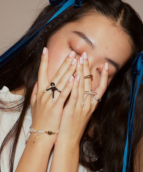 ANU(アヌ)の「ribbon fate ring - リボンフェイトリング(リング・レディース・シルバー/ゴールド・11号/9号)」の13枚目の写真