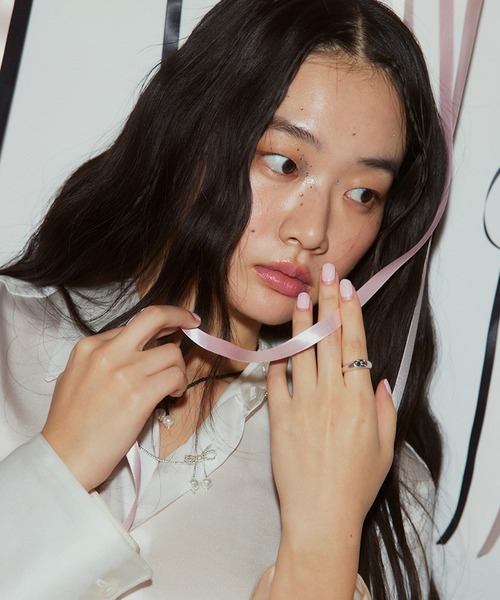 ANU(アヌ)の「ribbon fate ring - リボンフェイトリング(リング・レディース・シルバー/ゴールド・11号/9号)」の17枚目の写真