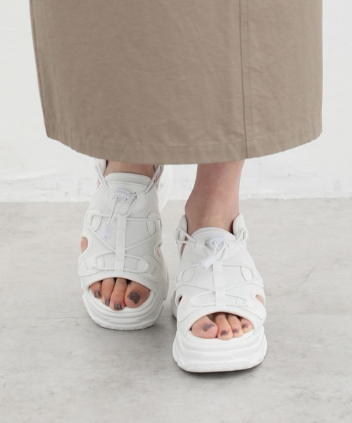 Honeys（ハニーズ）の「コード付きスポーツサンダル（サンダル・レディース・ホワイト/ブラック×ホワイト・S/M/L/LL）」の3枚目の写真