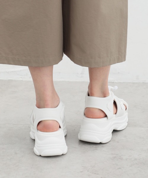 Honeys（ハニーズ）の「コード付きスポーツサンダル（サンダル・レディース・ホワイト/ブラック×ホワイト・S/M/L/LL）」の5枚目の写真