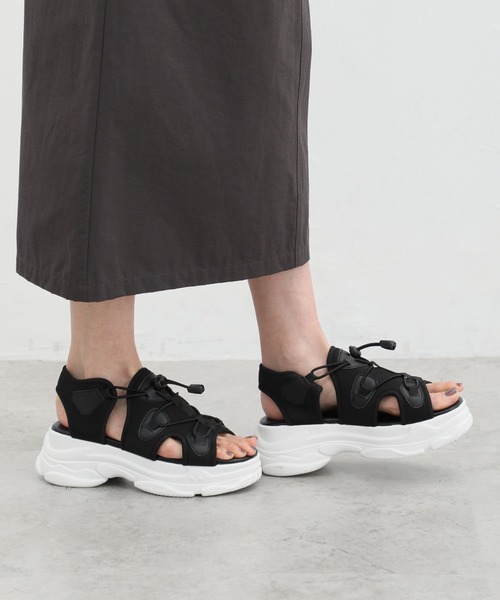 Honeys（ハニーズ）の「コード付きスポーツサンダル（サンダル・レディース・ホワイト/ブラック×ホワイト・S/M/L/LL）」の7枚目の写真