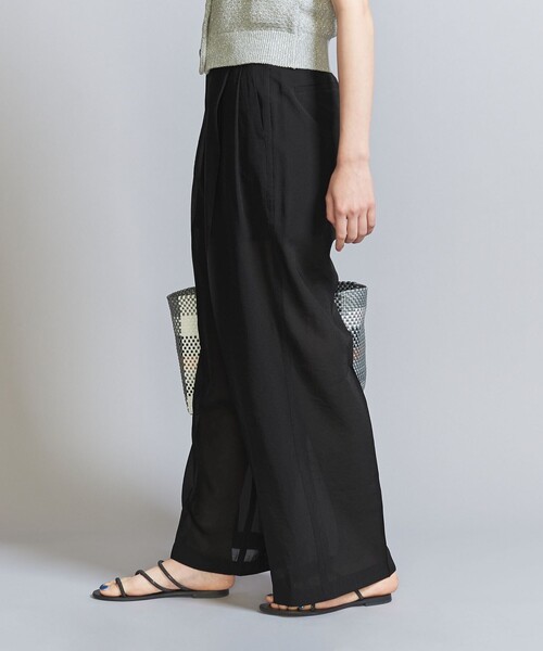 BEAUTY&YOUTH UNITED ARROWS(ビューティーアンドユースユナイテッドアローズ)の「シアー タックパンツ(スラックス・レディース・ケリー/オフホワイト/ブラック/ダークグレー・M/S)」の10枚目の写真