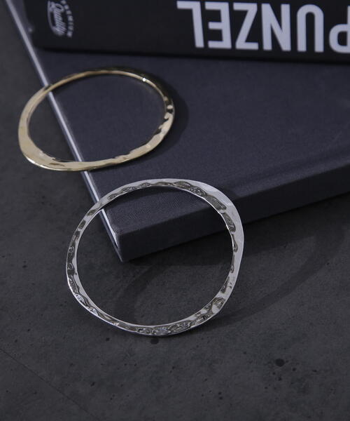 N.（N. Natural Beauty Basic）（エヌエヌナチュラルビューティーベーシック）の「変形バングル（バングル/リストバンド・レディース・シルバー/ゴールド・FREE）」の2枚目の写真