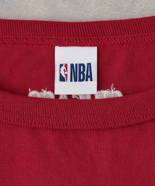 NBA（エヌビーエー）の「【NBA】別注/フリルチュールスリーブロゴTシャツ（Tシャツ/カットソー・レディース・レッド/ブラック・FREE）」の22枚目の写真