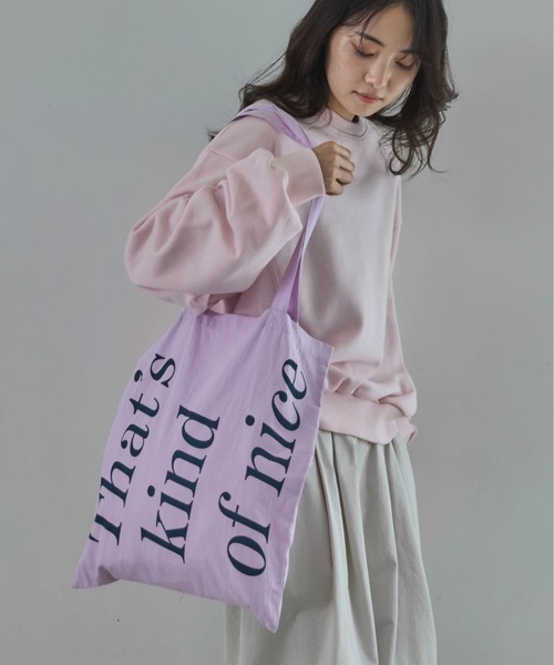 feepur(フェピュール)の「BIGロゴカラートート(トートバッグ・レディース・ネイビー/ピンク/イエロー/ブラウン/ブラック/オフホワイト/レッド・MEDIUM)」の12枚目の写真