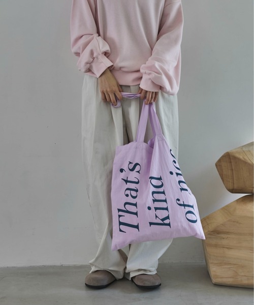 feepur(フェピュール)の「BIGロゴカラートート(トートバッグ・レディース・ネイビー/ピンク/イエロー/ブラウン/ブラック/オフホワイト/レッド・MEDIUM)」の14枚目の写真