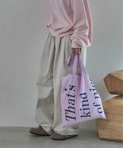 feepur(フェピュール)の「BIGロゴカラートート(トートバッグ・レディース・ネイビー/ピンク/イエロー/ブラウン/ブラック/オフホワイト/レッド・MEDIUM)」の15枚目の写真