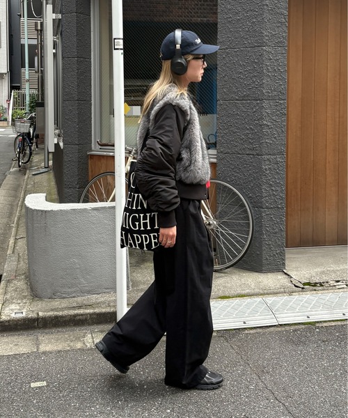 feepur(フェピュール)の「BIGロゴカラートート(トートバッグ・レディース・ネイビー/ピンク/イエロー/ブラウン/ブラック/オフホワイト/レッド・MEDIUM)」の10枚目の写真