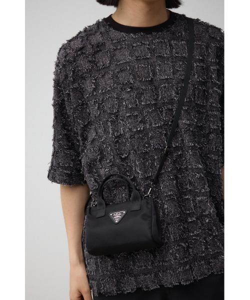 AZUL by moussy(アズールバイマウジー)の「ロゴプレート高密度ナイロンミニバッグ(ショルダーバッグ・メンズ・ブラック/グリーン・FREE)」の3枚目の写真